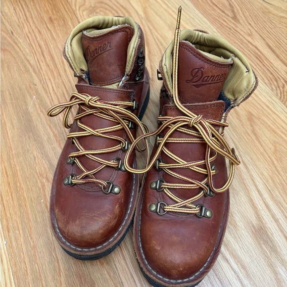 Danner women’s Chestnut Leather Boots - Picture 1 of 6